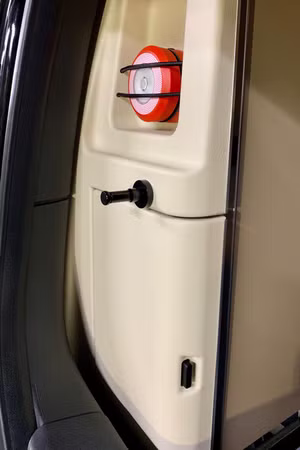 Practical hanger for various applications and one installation location in the Mercedes-Benz Marco Polo
