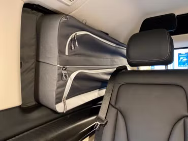 The deluxe accessories starter pack for the Mercedes-Benz Marco Polo contains items see description