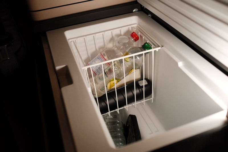 Kühlbox-Einsatz inkl. Frischhalteboxen für Mercedes-Benz Marco Polo -  Frische und praktische Lösung für Ihre Reisen