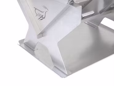 Barbecue with sturdy base and large grilling surface from Front Runner, can also be used as a fire pit