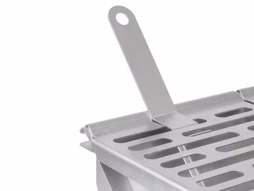 Barbecue with sturdy base and large grilling surface from Front Runner, can also be used as a fire pit