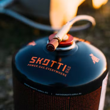 Screw-in cartridge for the Skotti stainless steel barbecue, gas mix of 70% butane and 30% propane for excellent performance