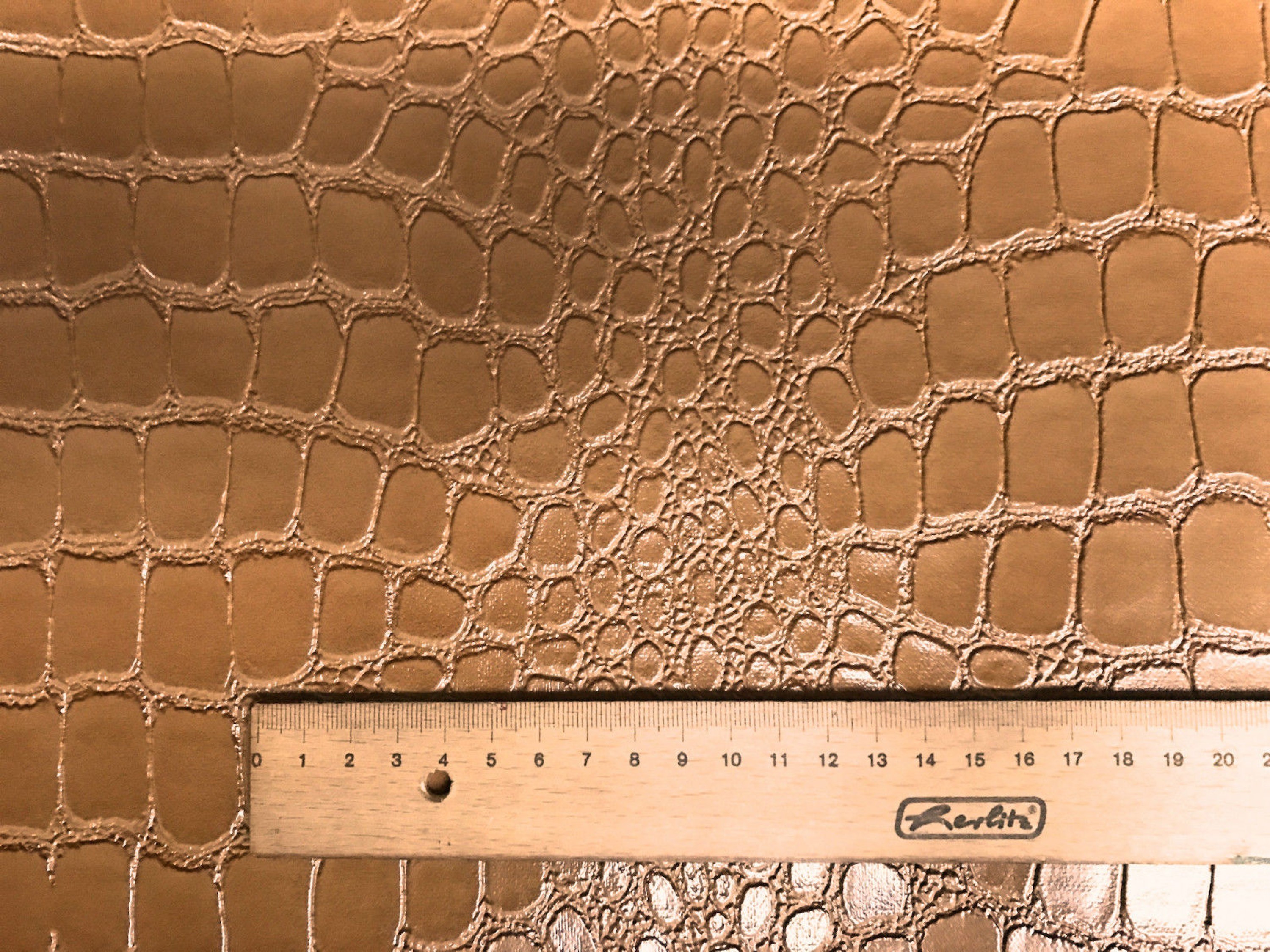 Kunstleder Leder Meterware KROKO Reptil Orginal Prägung Krokodil in 2