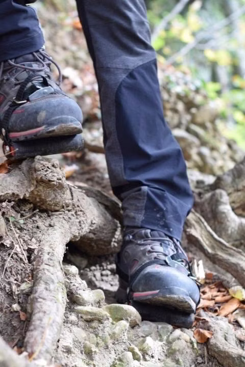 Pikla patentierte Abstiegshilfe - Knieschmerzen beim Wandern