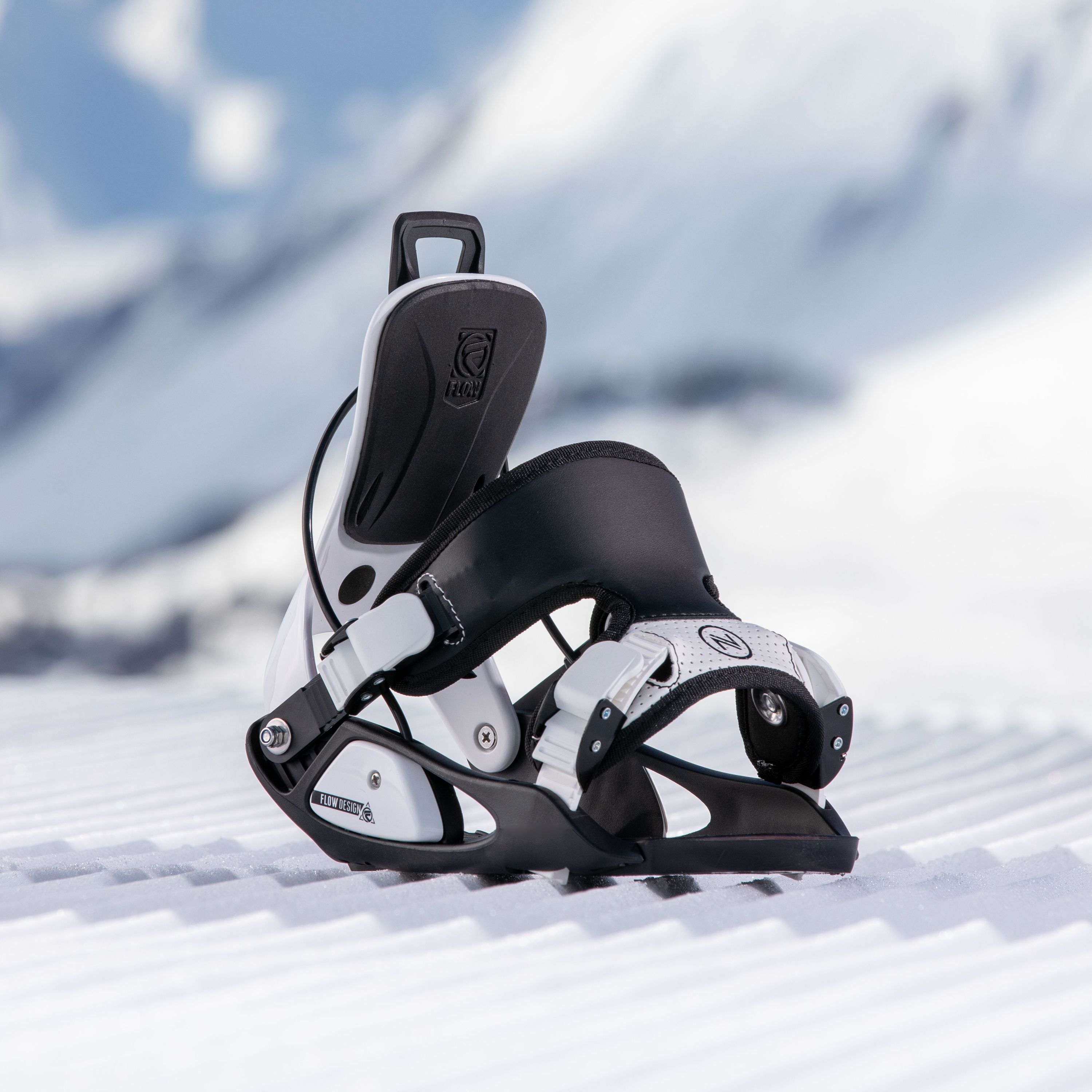 スノーボード FLOW MICRON YTH M BLACK FUSION Micron Flow Nidecker