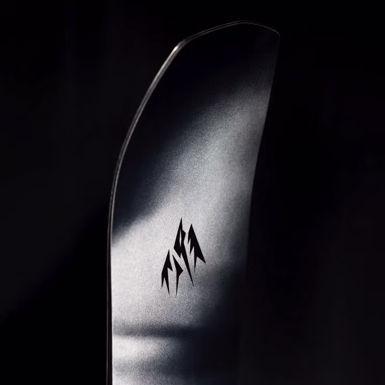 Victor De Le Rue Signature Series Ltd - Men's Howler Snowboard Jones 2025 158