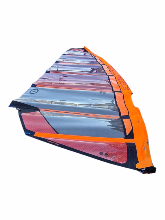 V8 Windsurf Segel Neilpryde 2025 gebraucht 8.2