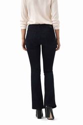 Skinzee-Flare-0679M--2-.jpg Skinzee-Flare-0679M--2-.jpg