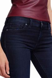 Skinzee-0679M--5-.jpg Skinzee-0679M--5-.jpg