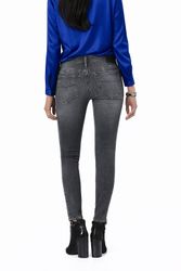 Skinzee-Low-Zip-0675I--4-.jpg Skinzee-Low-Zip-0675I--4-.jpg