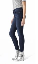 Skinzee-R10B8--3-.jpg Skinzee-R10B8--3-.jpg