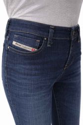 Skinzee-R10B8--4-.jpg Skinzee-R10B8--4-.jpg