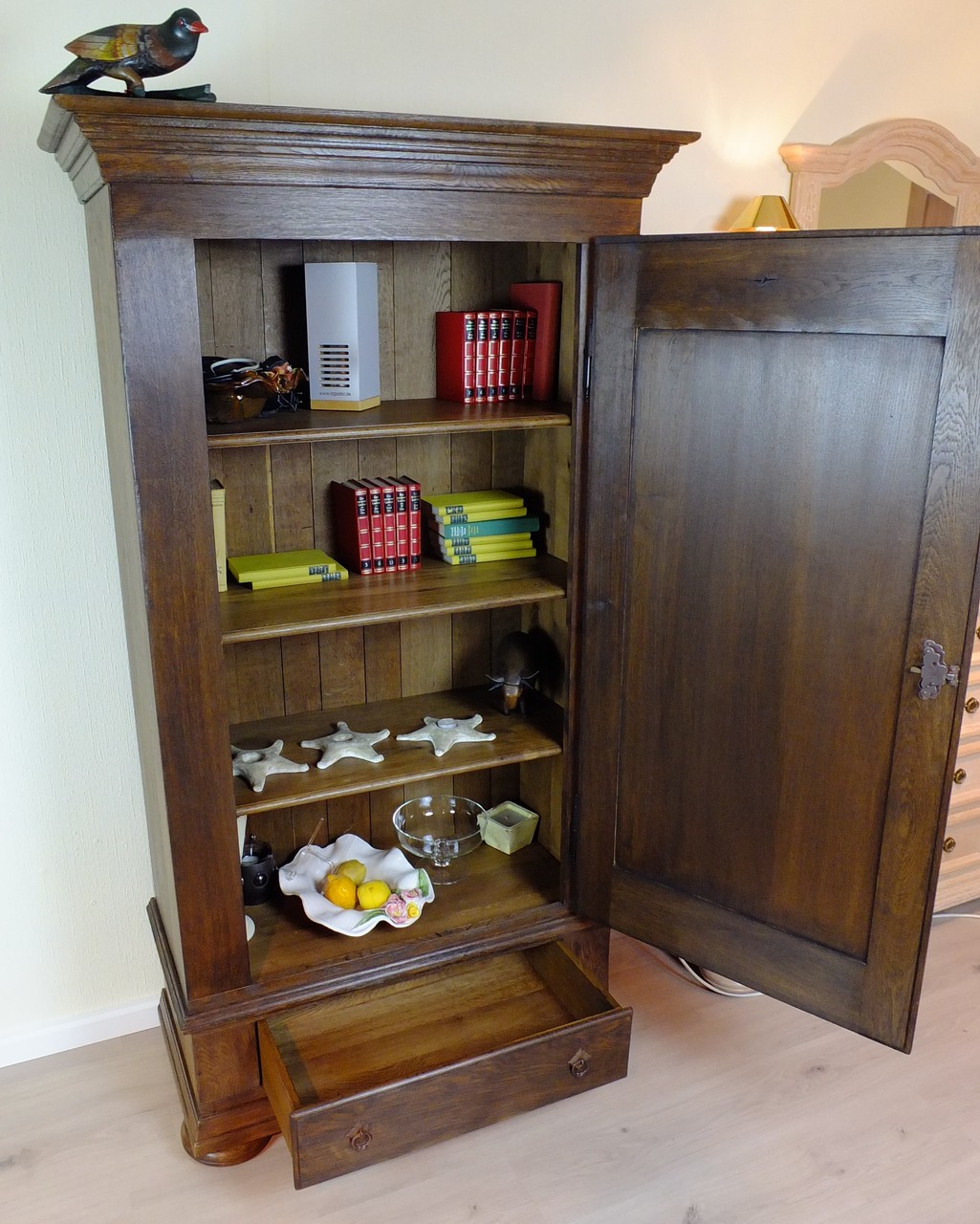 Geschirrschrank / Porzellanschrank / Bücherschrank in Eiche dunkel