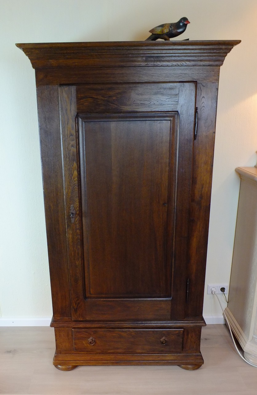 Geschirrschrank / Porzellanschrank / Bücherschrank in Eiche dunkel