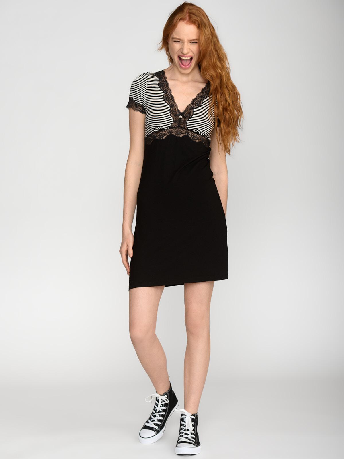 Damen kleider schwarz weiß Outlet