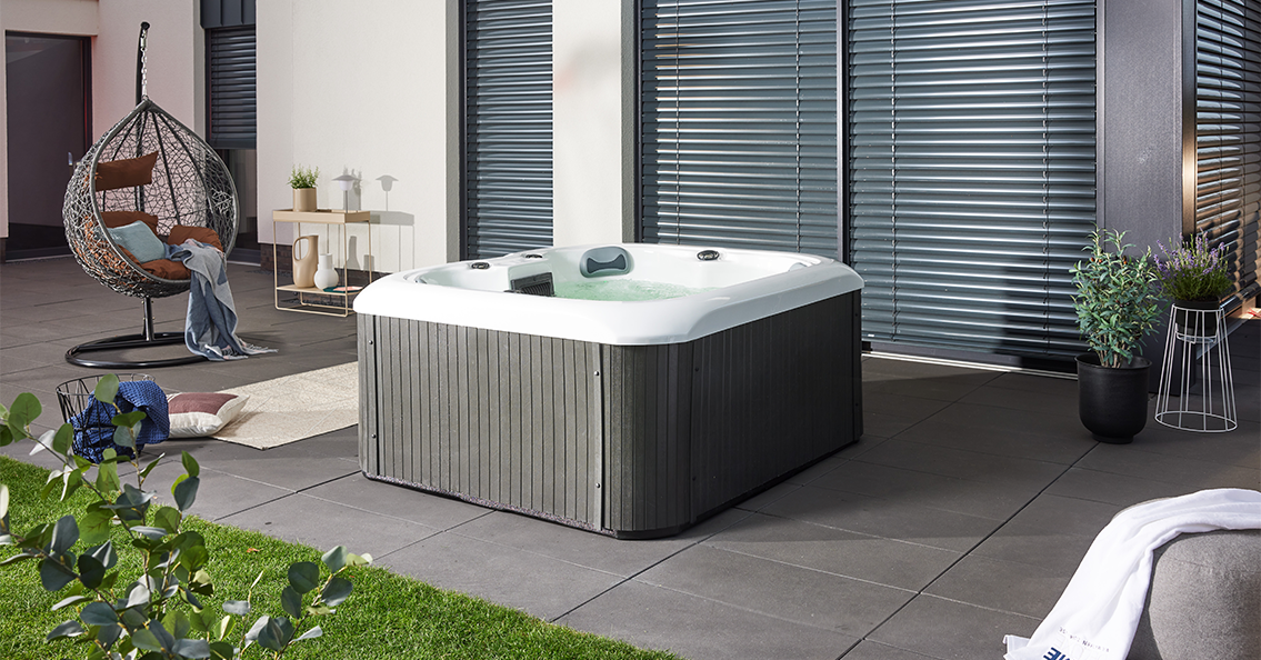 Wellness im Garten: Der Outdoor-Whirlpool im Mittelpunkt