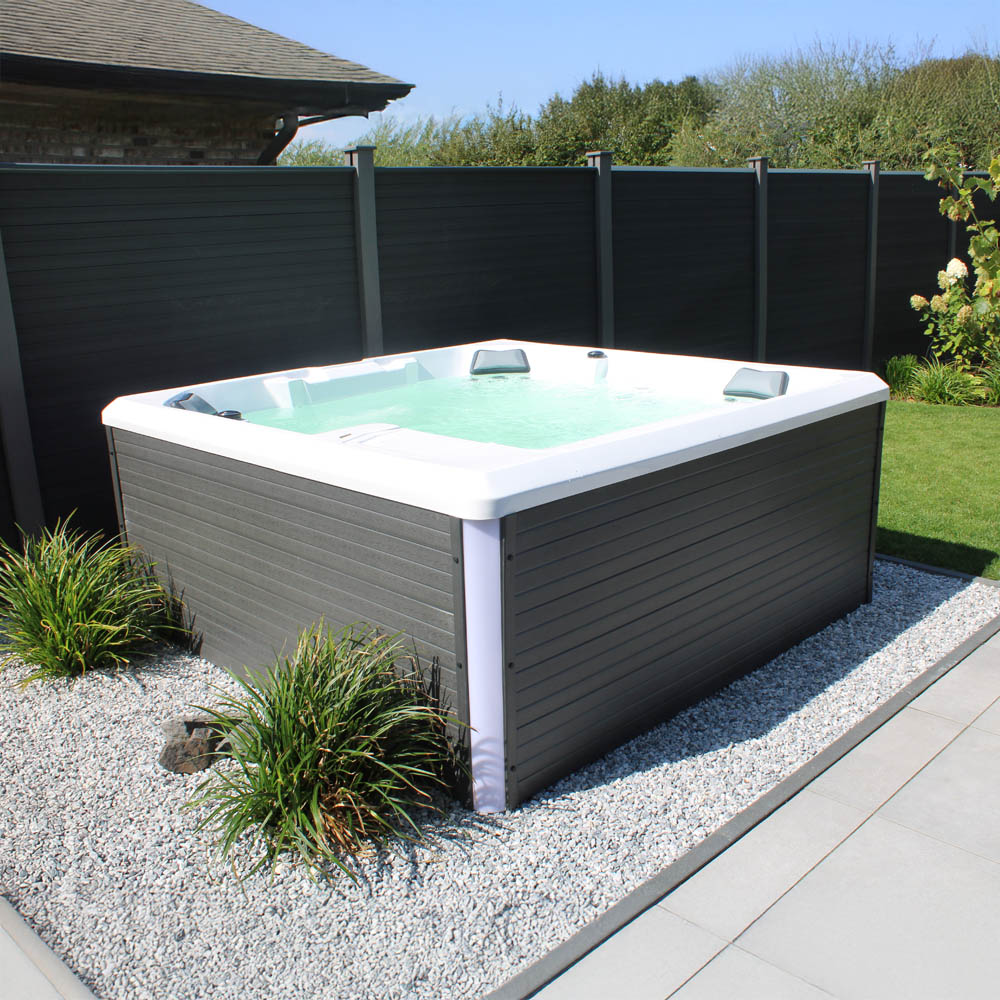 Outdoor Whirlpool STREAM BIG- Mit Treppe und Thermoabdeckung