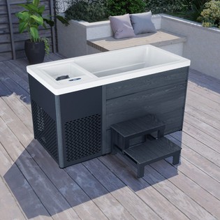 Outdoor Badewanne RIVER – Mit Treppe und Thermoabdeckung 1