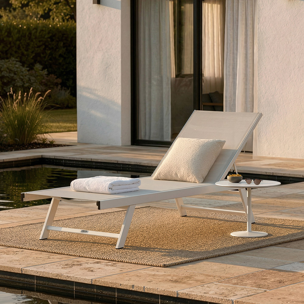 Tumbona NAILEA – Blanca 2