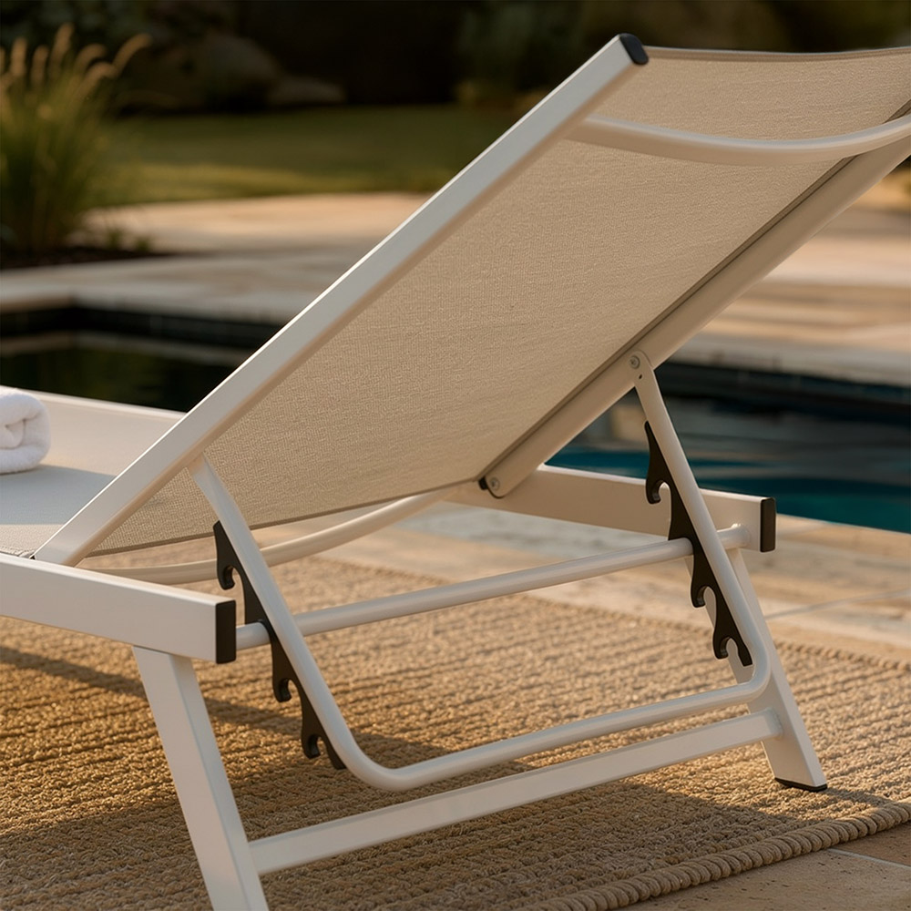 Tumbona NAILEA – Blanca 3