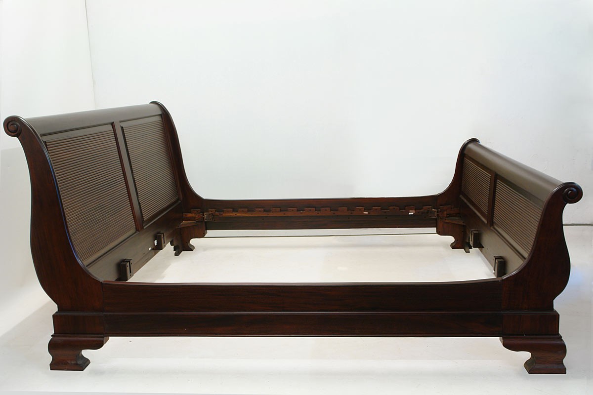 Bett Doppelbett Bettrahmen 200 x 200 cm Massivholz im repro antik Stil (1608) Bett Doppelbett Bettrahmen 200 x 200 cm Massivholz im repro antik Stil (1608)
