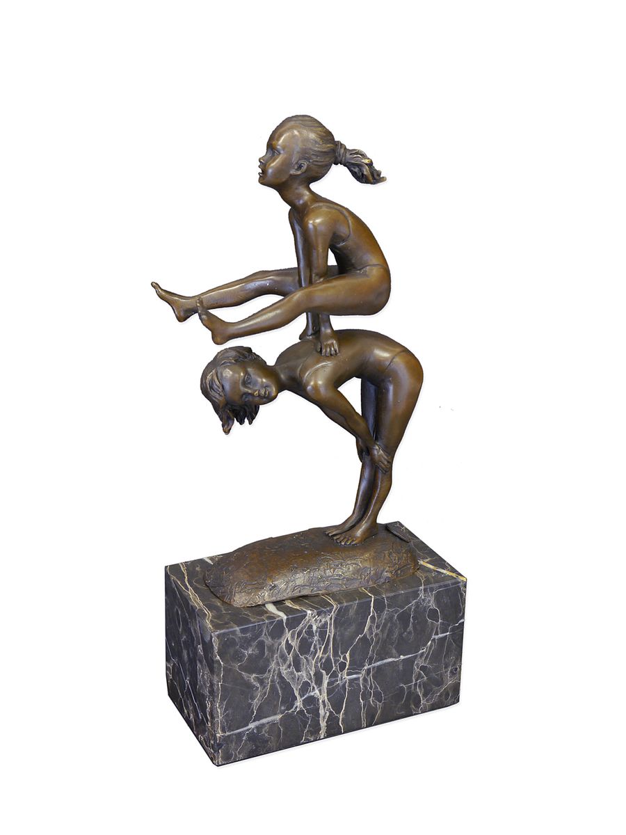 Bronze Figur Kinder beim Bockspringen auf edlem Marmorsockel (2112
