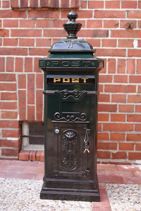 Briefkasten Standbriefkasten im antiken Stil in grün aus Aluguss (2320