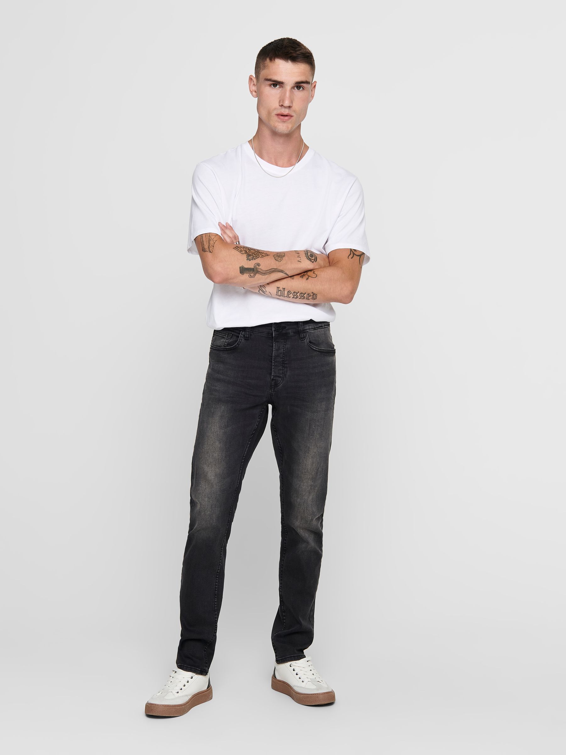 22010447_2798677_3.jpg Slim Fit Jeans Basic Denim Hose ONSLOOM Tapered Trousers Stoned Washed