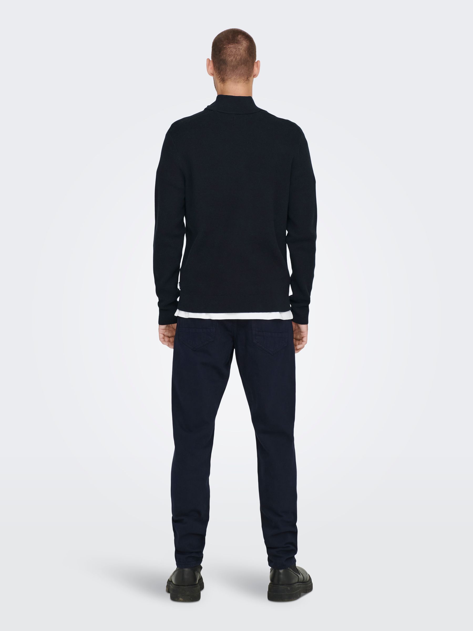 22023210_3967753_4.jpg Feiner Strickpullover mit Reißverschluss Rundkragen