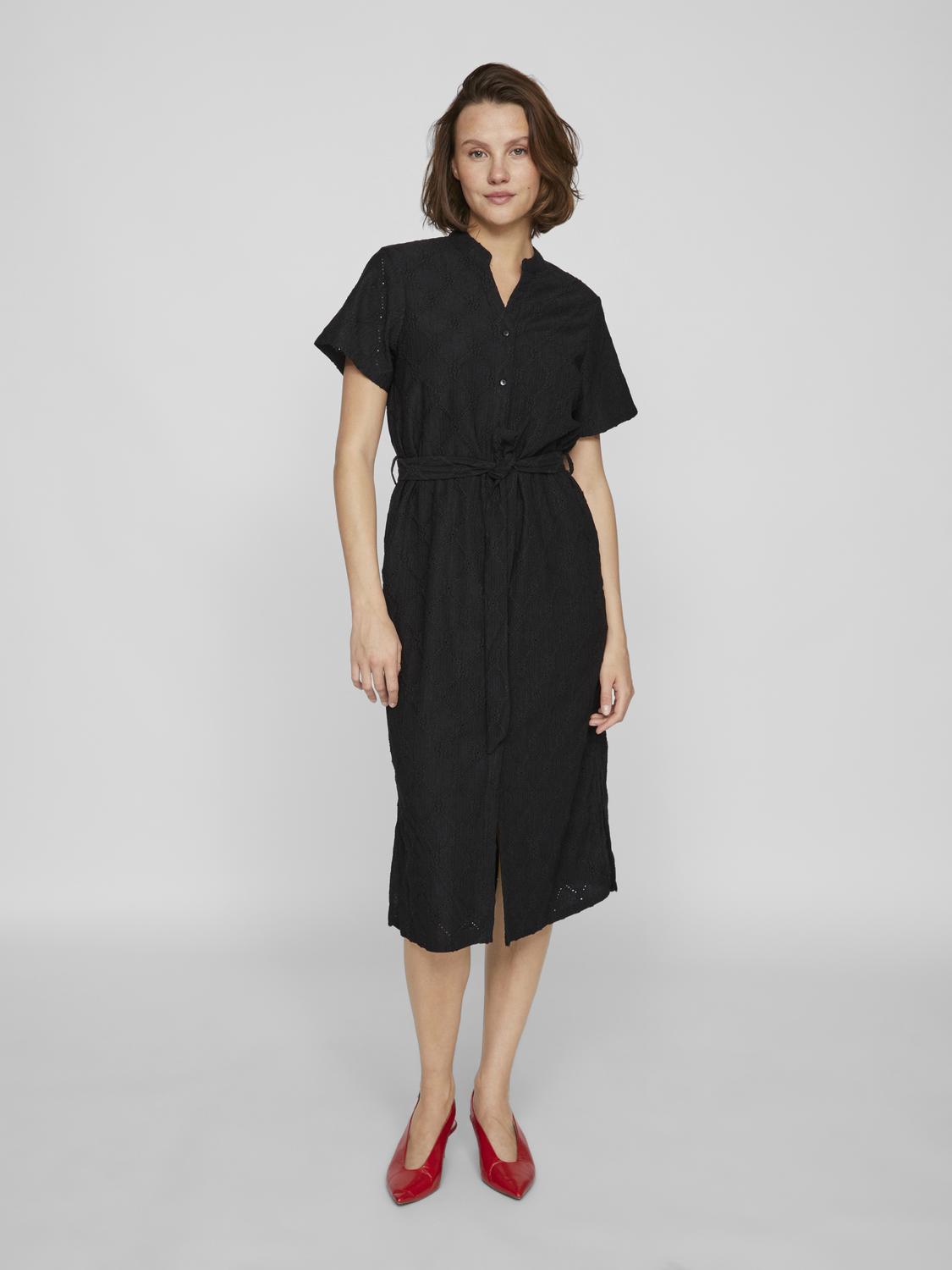 VILA_SpringSummer2024_4591828_14097377_3.jpg Kleid Kurze Ärmel Geknöpfte Vorderseite Taillengürtel