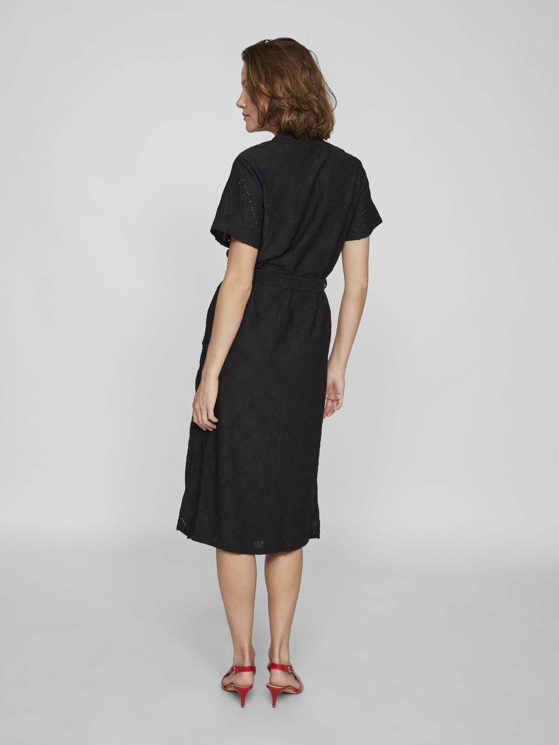 VILA_SpringSummer2024_4591828_14097377_4.jpg Kleid Kurze Ärmel Geknöpfte Vorderseite Taillengürtel