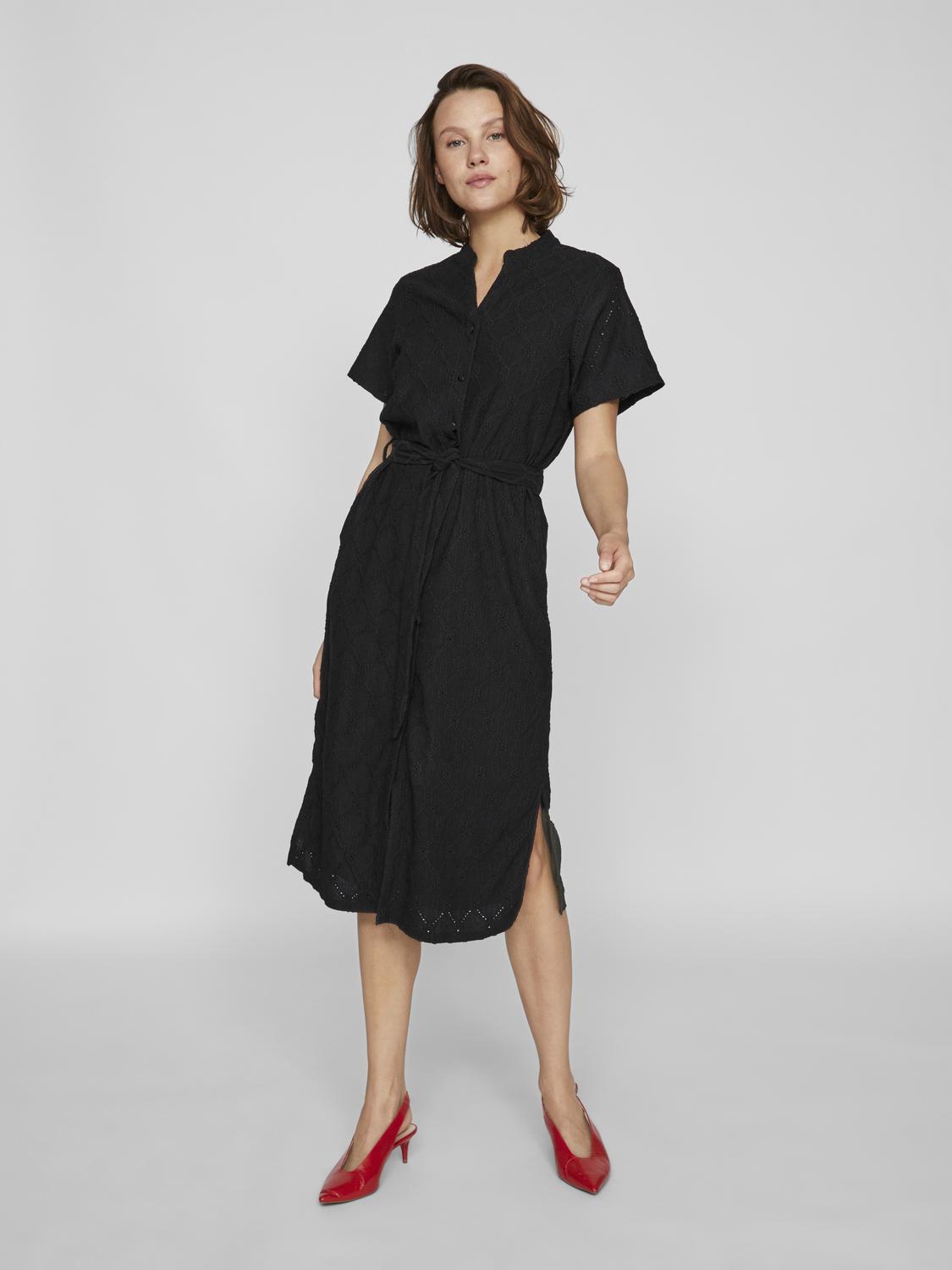 VILA_SpringSummer2024_4591828_14097377_5.jpg Kleid Kurze Ärmel Geknöpfte Vorderseite Taillengürtel