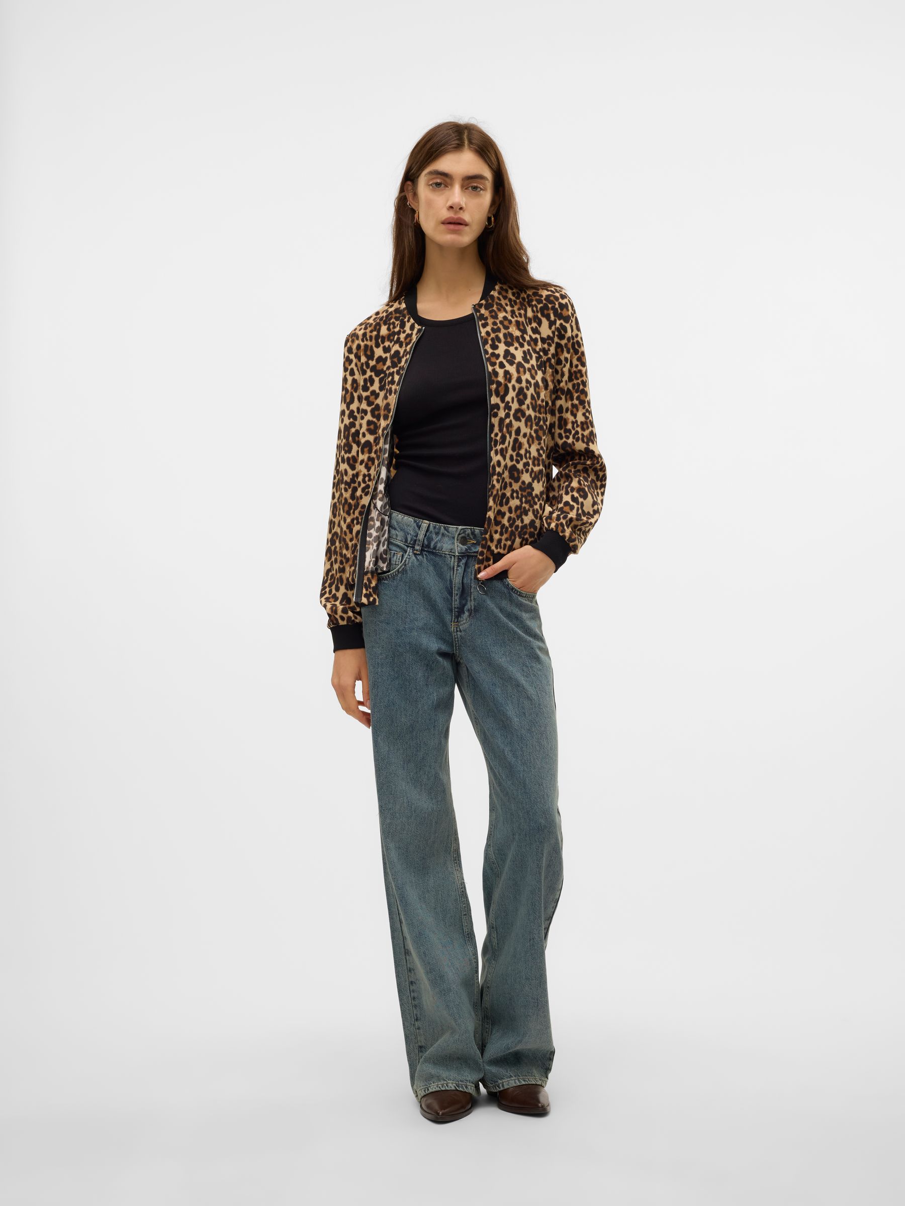 VERO-MODA_Springsummer_4745362_10250707_4.jpg Damen Jacke Schalkragen Langarm Elegant