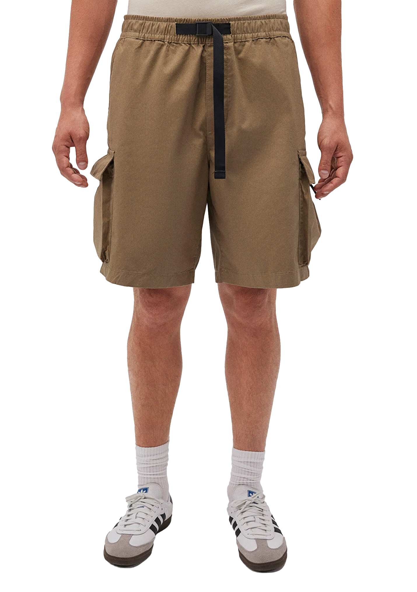 Bermuda Cargo Shorts mit elastischem Bund Bermuda Cargo Shorts mit elastischem Bund