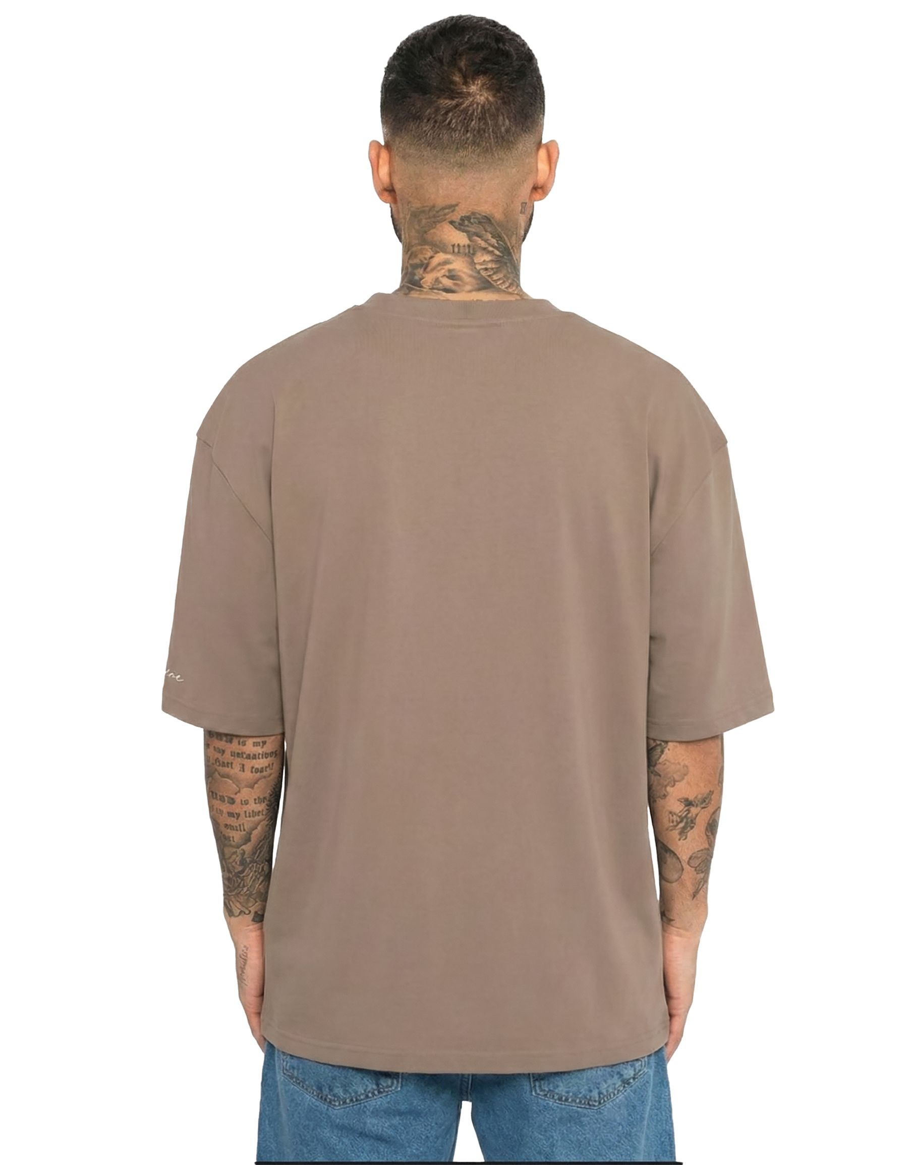 Oversize T Shirt mit Frontstickerei und Logo Stickerei Oversize T Shirt mit Frontstickerei und Logo Stickerei