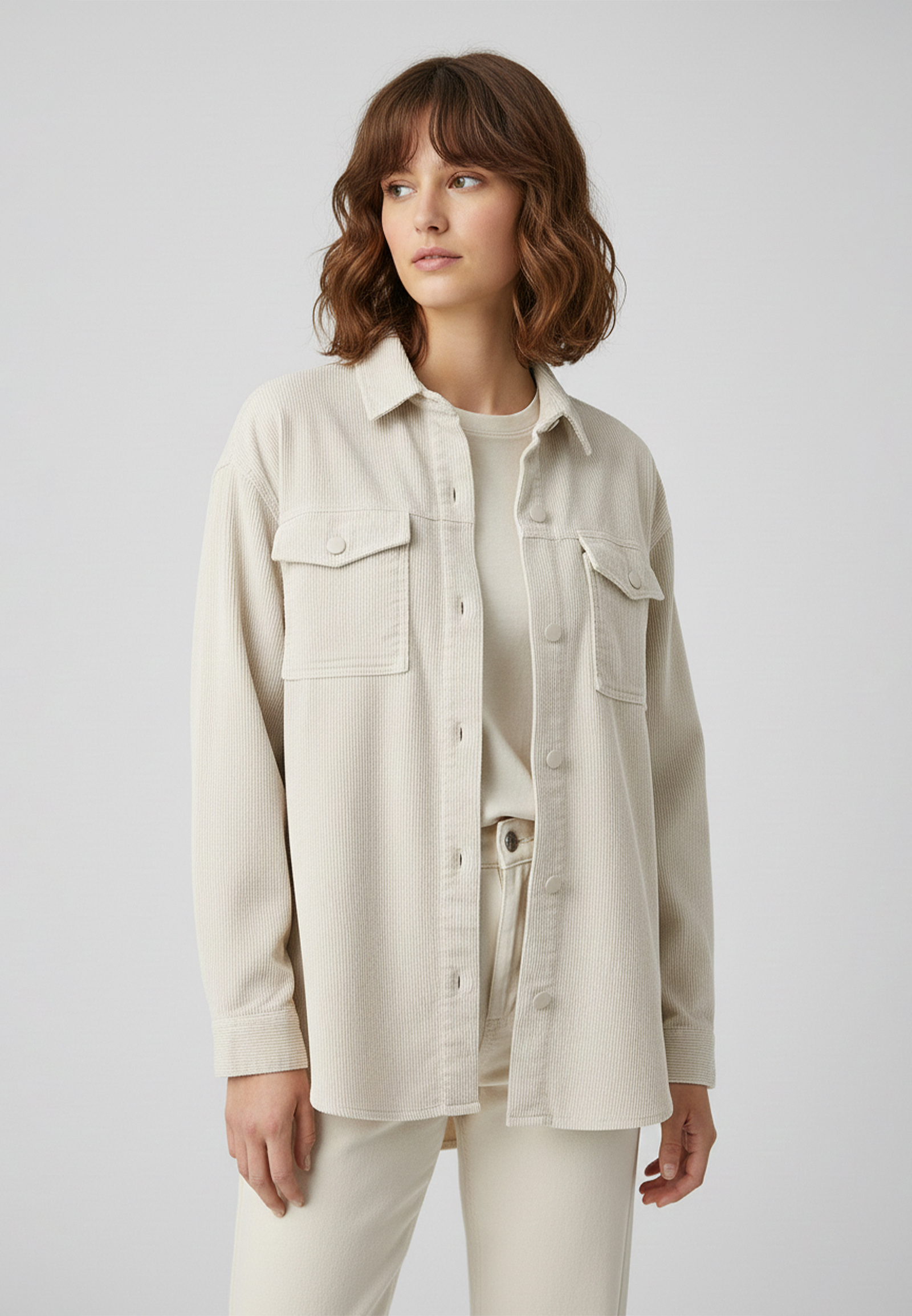 Klassisches Cord-Hemd im modernen Design mit Fronttaschen Klassisches Cord-Hemd im modernen Design mit Fronttaschen