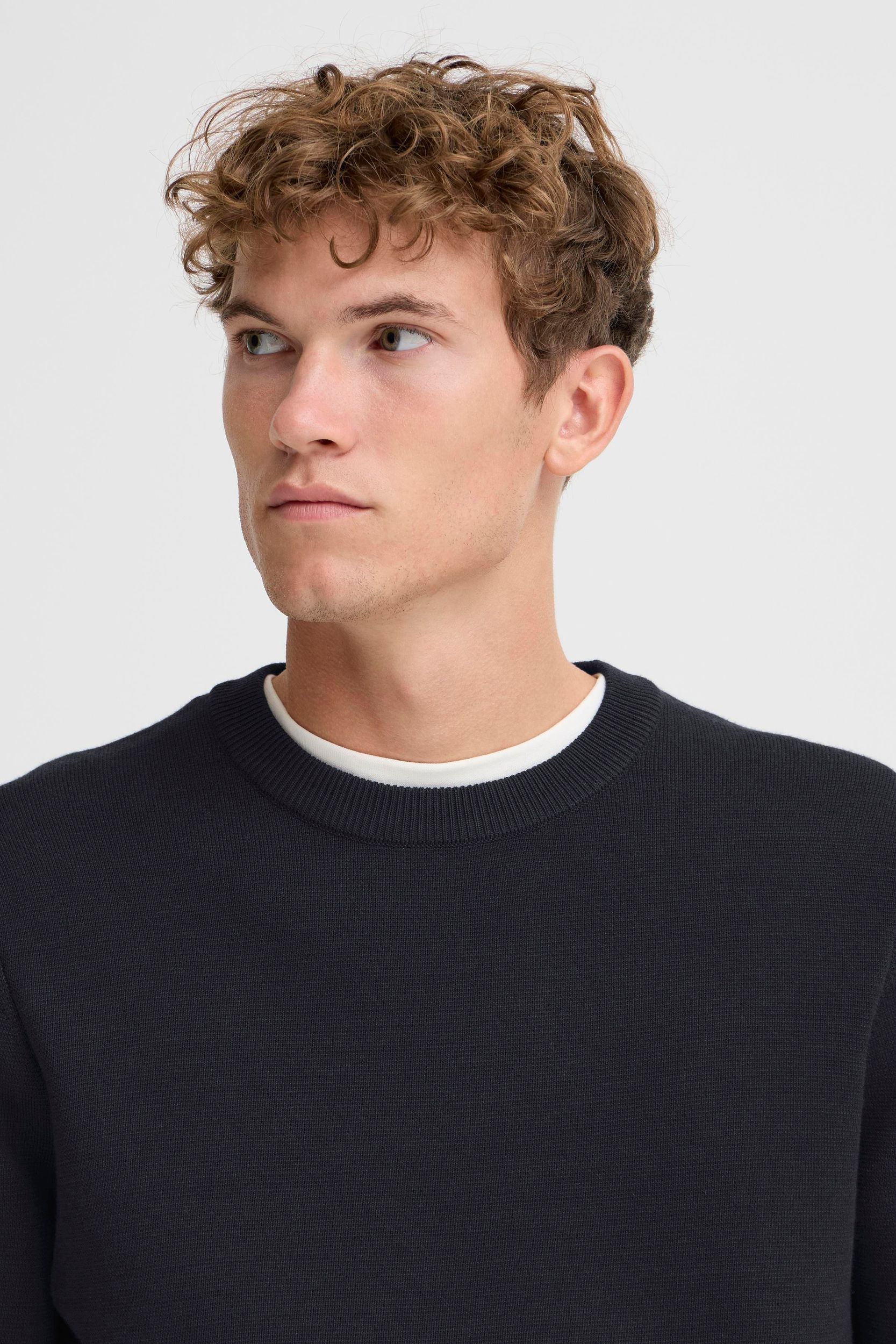 20506022_194013_350.jpg Weicher gestrickter Pullover mit langen Ärmeln stylish