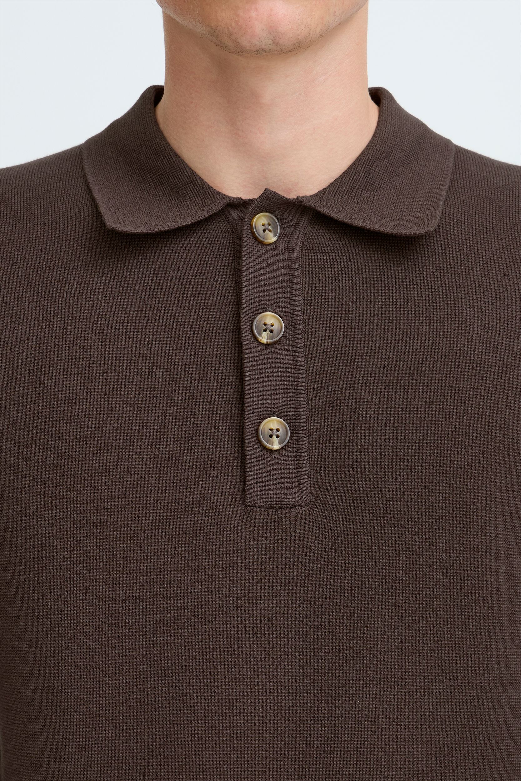 20506023_190712_360.jpg Weiches Strickoberteil mit langen Ärmeln Knöpfen und Kragen