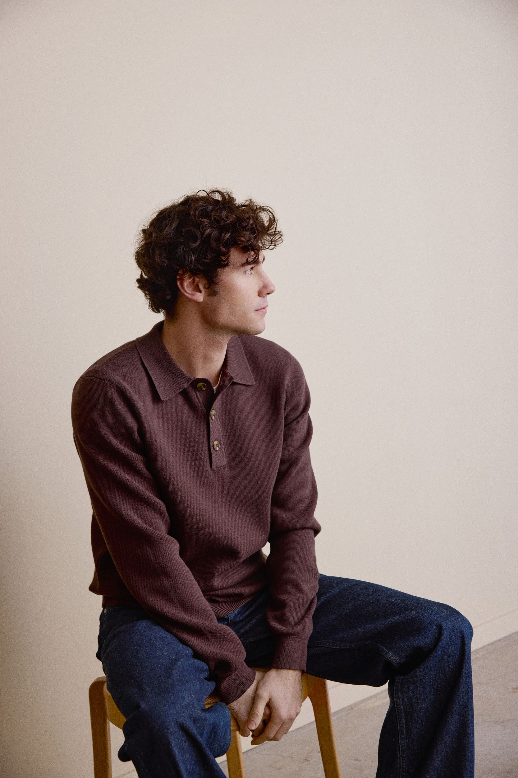 20506023_190712_610.jpg Weiches Strickoberteil mit langen Ärmeln Knöpfen und Kragen