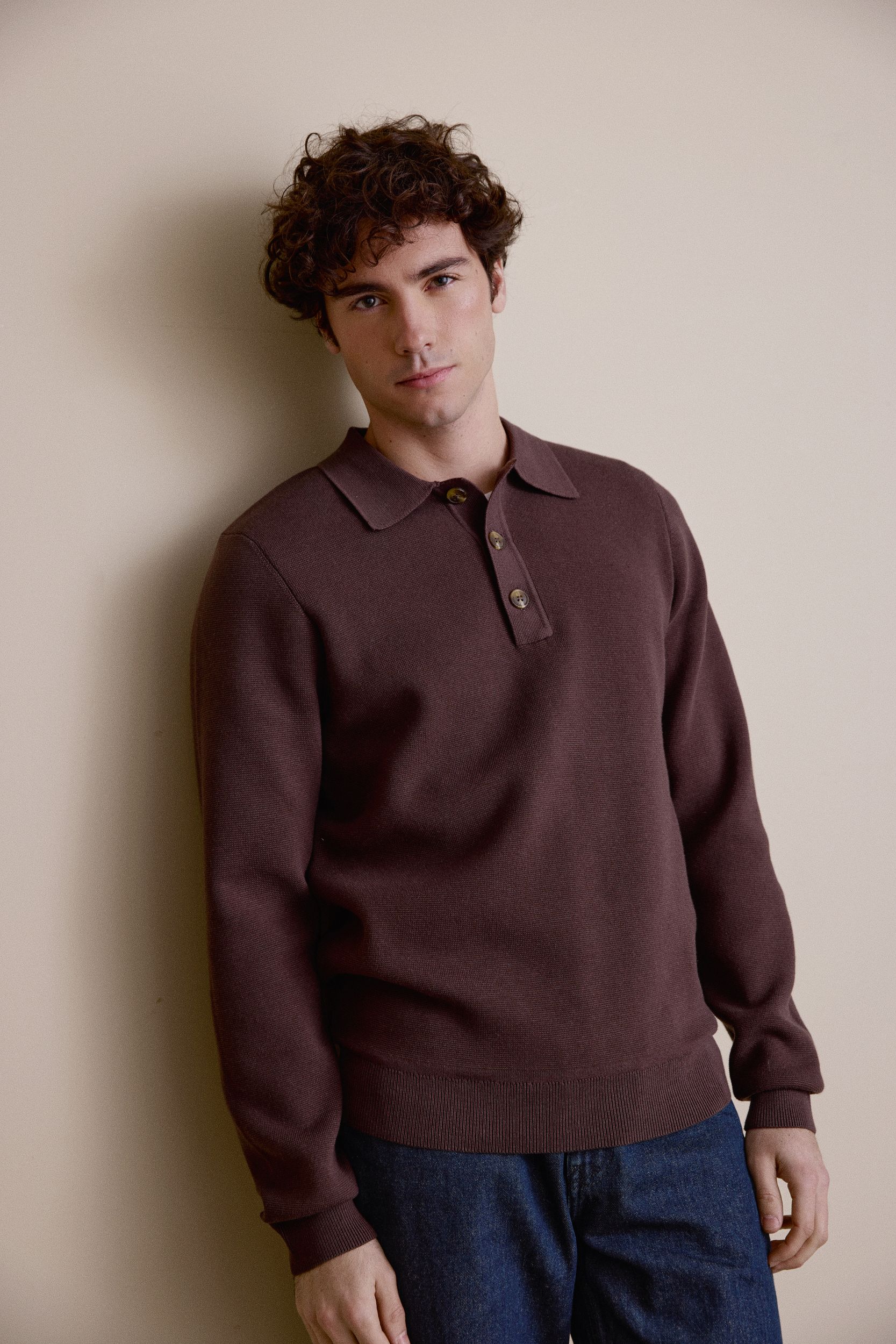 20506023_190712_620.jpg Weiches Strickoberteil mit langen Ärmeln Knöpfen und Kragen