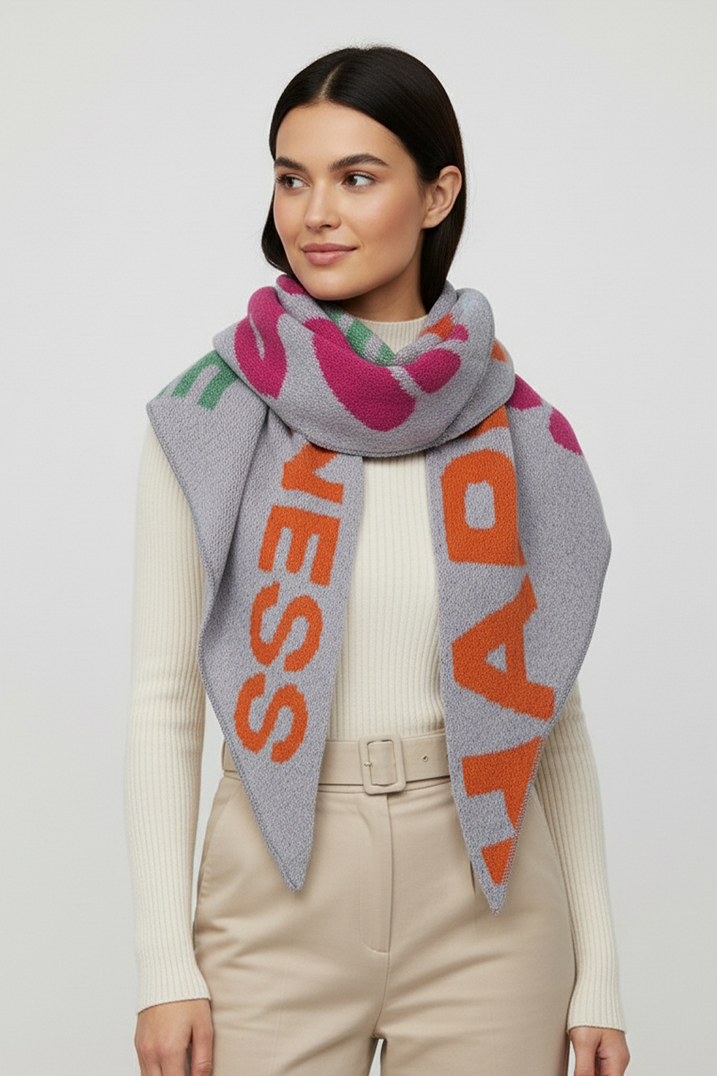 Trendiger Schal mit positivem Schriftzug Bunt Trendiger Schal mit positivem Schriftzug Bunt