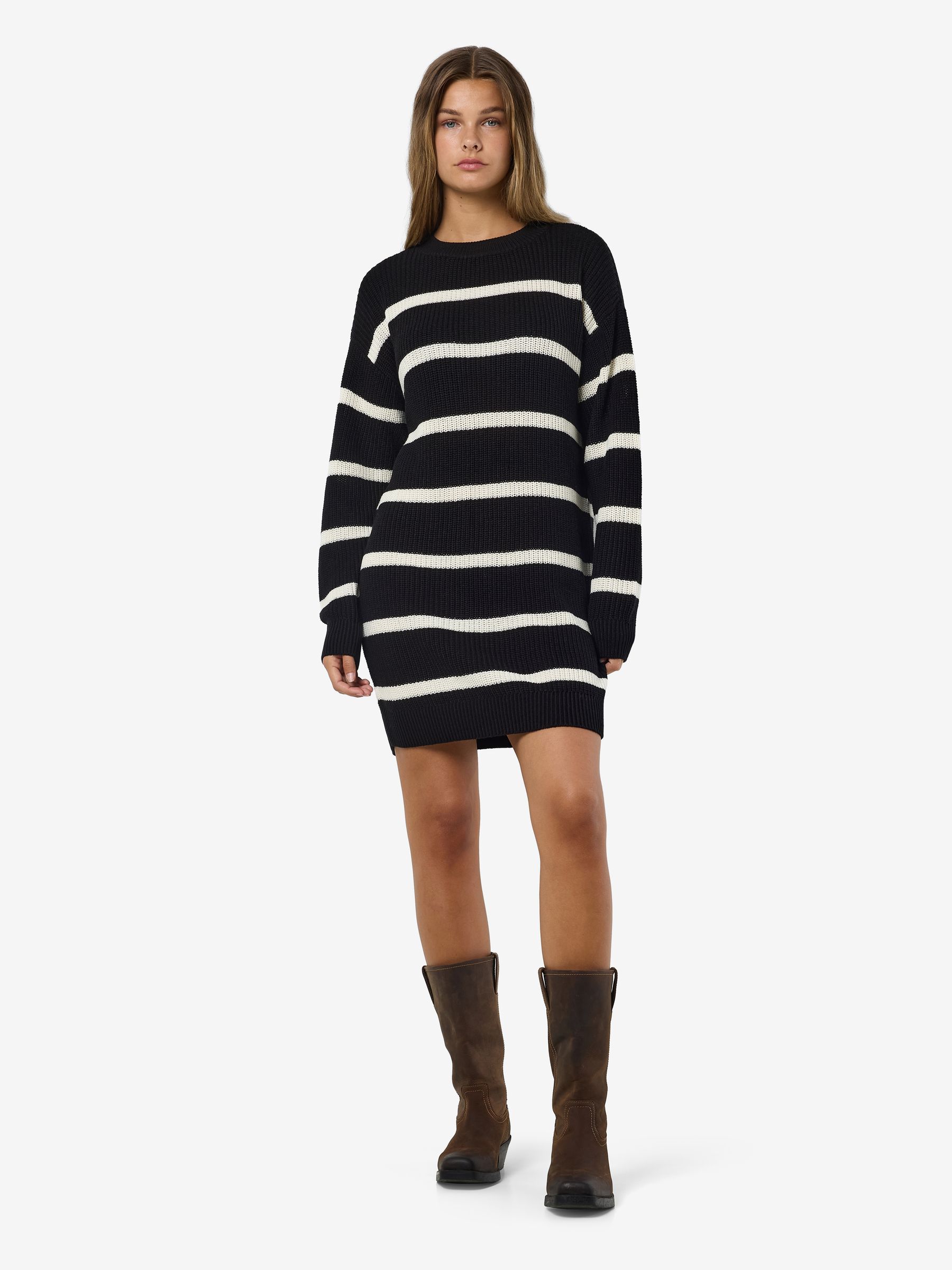 27027577_4523961_2.jpg Gestreiftes Strickkleid mit Rundhalsausschnitt