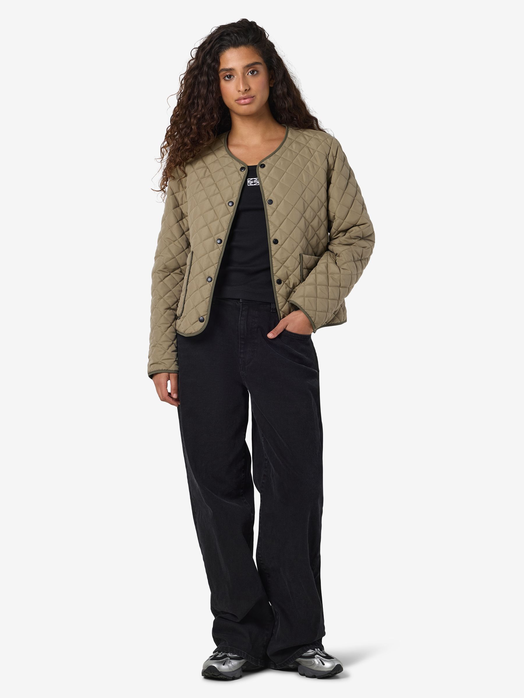 27035996_4902660_5.jpg Leichte Steppjacke kariert mit Druckknöpfen