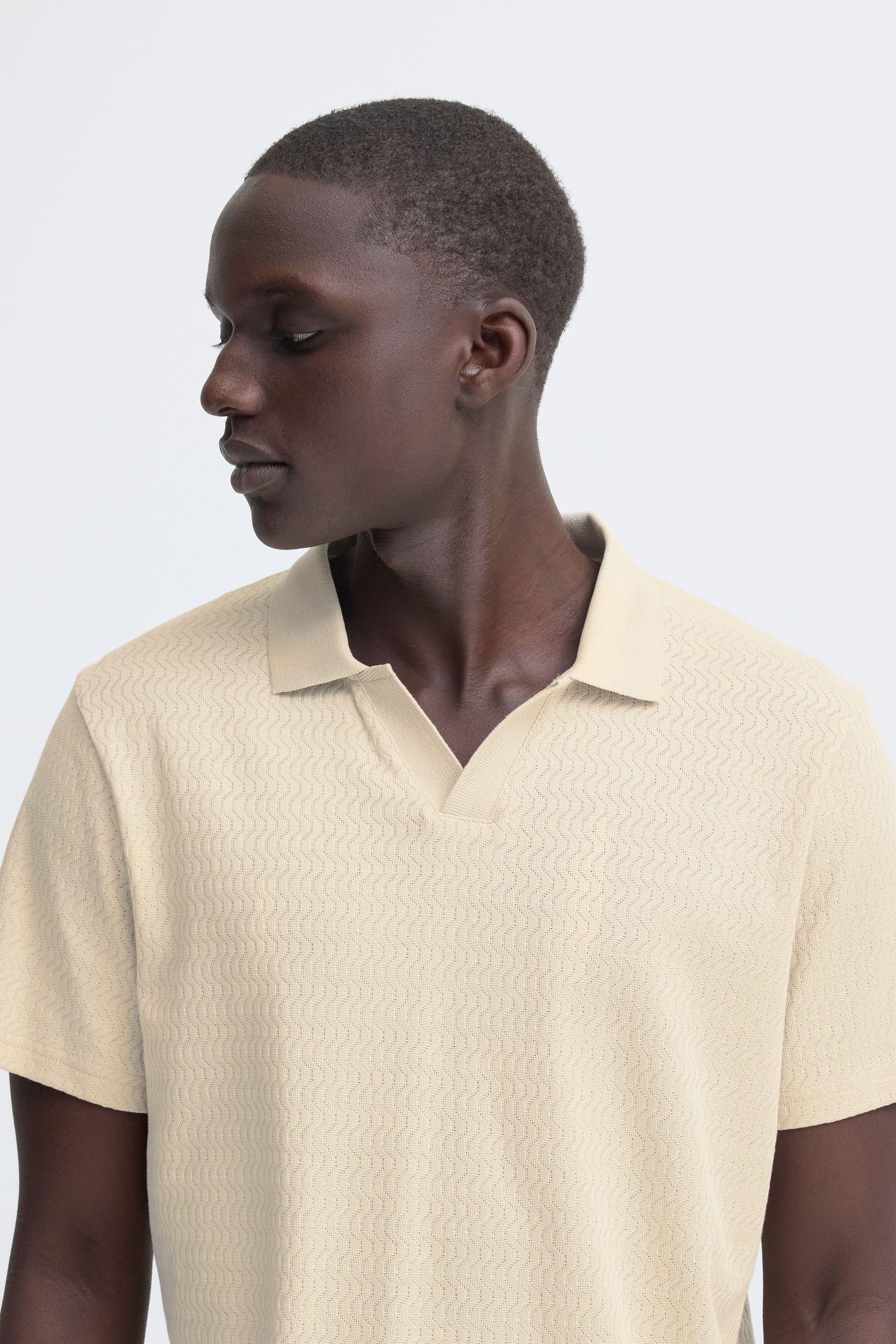 20720420-141107_141107_4.jpg Stilvolles Kurzarmshirt V-Ausschnitt Polokragen Casual