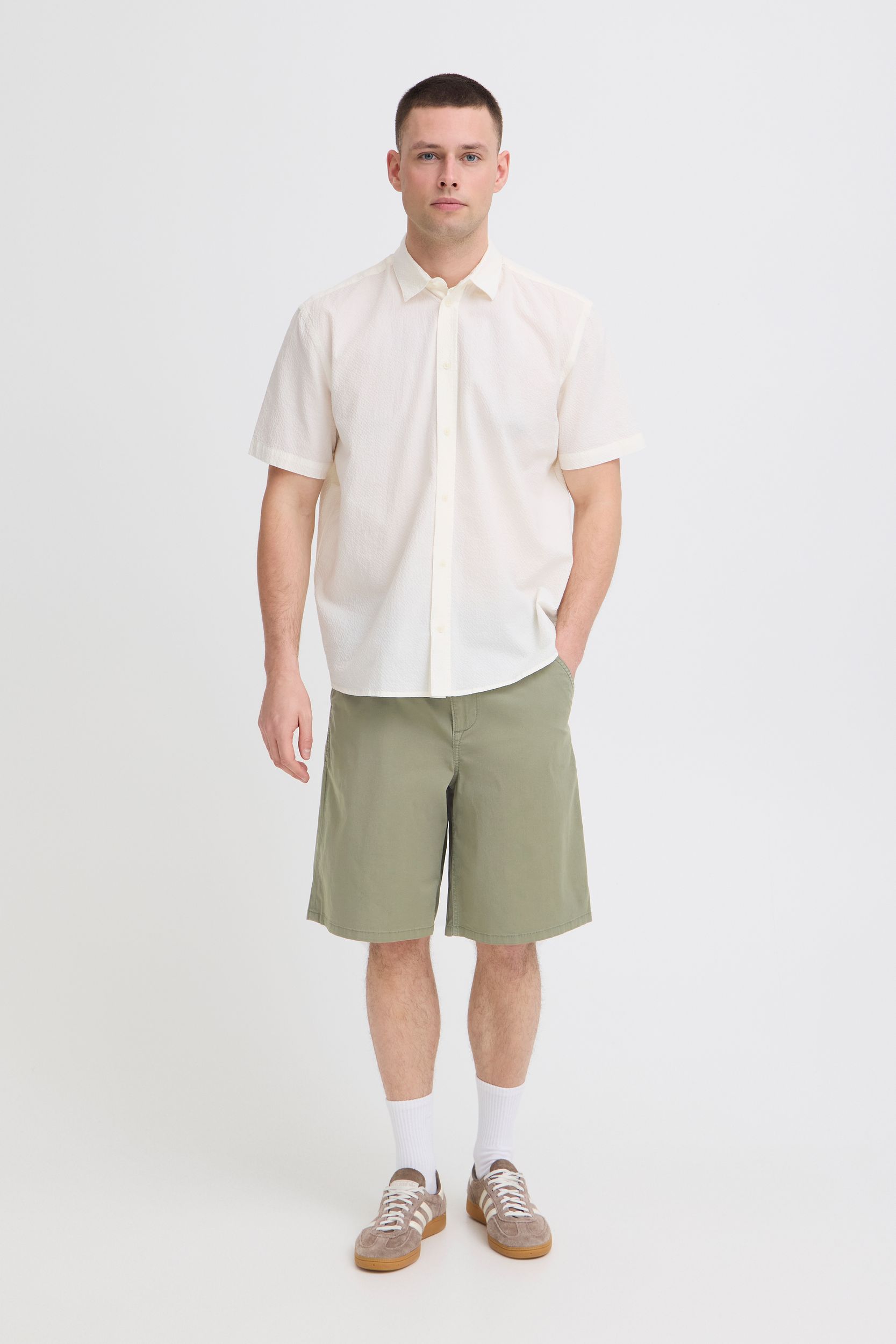 20720824-180515_180515_5.jpg Weite Chinoshorts Reißverschluss Cargotaschen Einfarbig