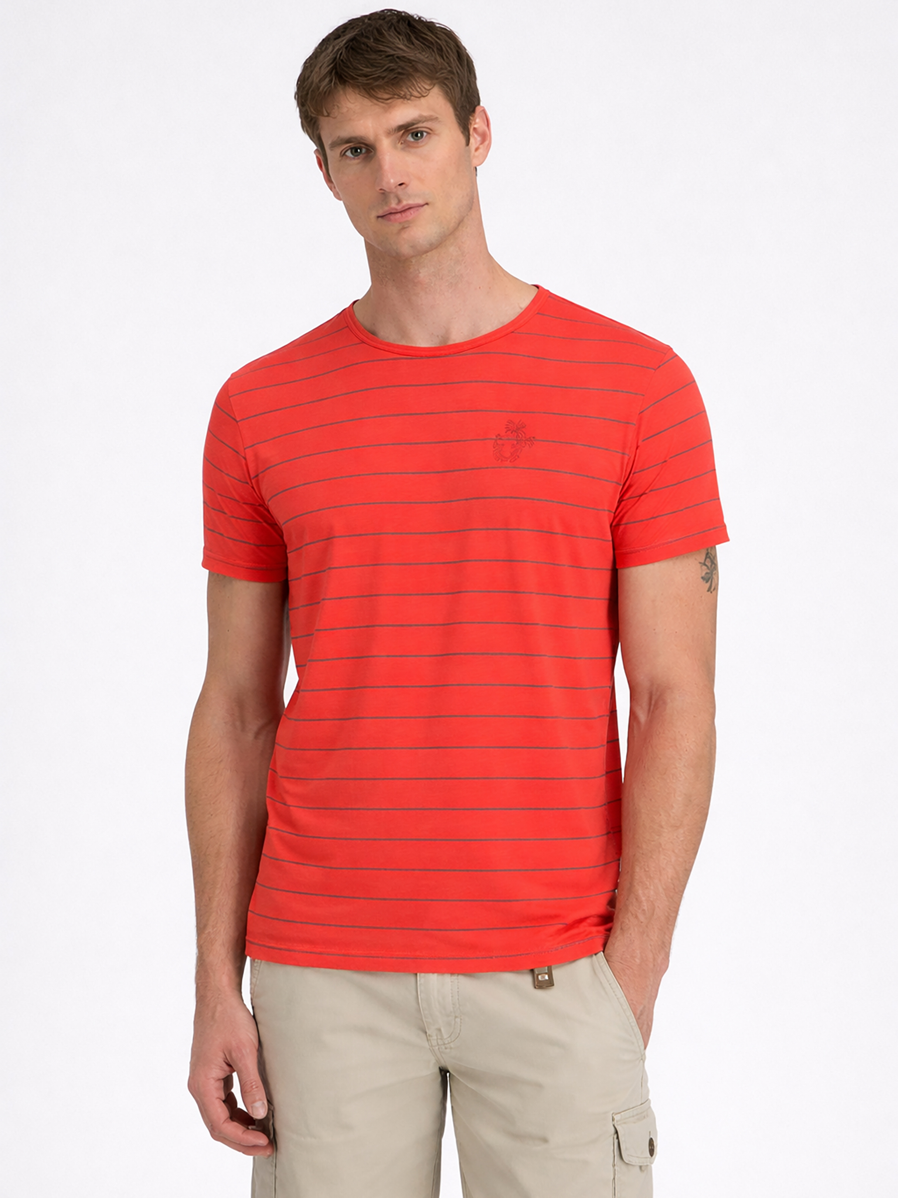 Gestreiftes Kurzarmshirt Rundhalsausschnitt Basic Stil Gestreiftes Kurzarmshirt Rundhalsausschnitt Basic Stil