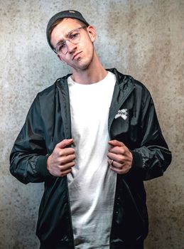 Kornfetti-Regenjacke-Weizenkorn-1.jpg Kornfetti-Regenjacke-Weizenkorn-1.jpg