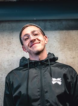 Kornfetti-Regenjacke-Weizenkorn-4.jpg Kornfetti-Regenjacke-Weizenkorn-4.jpg