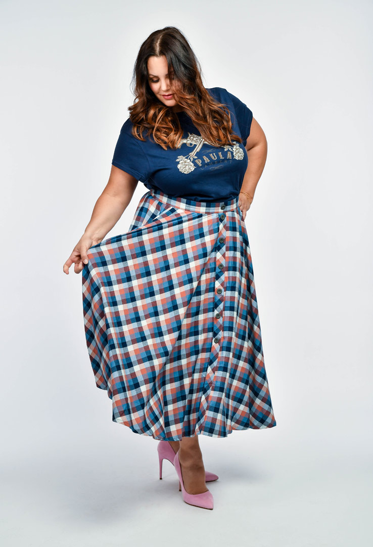 weit schwingender Karo-Rock