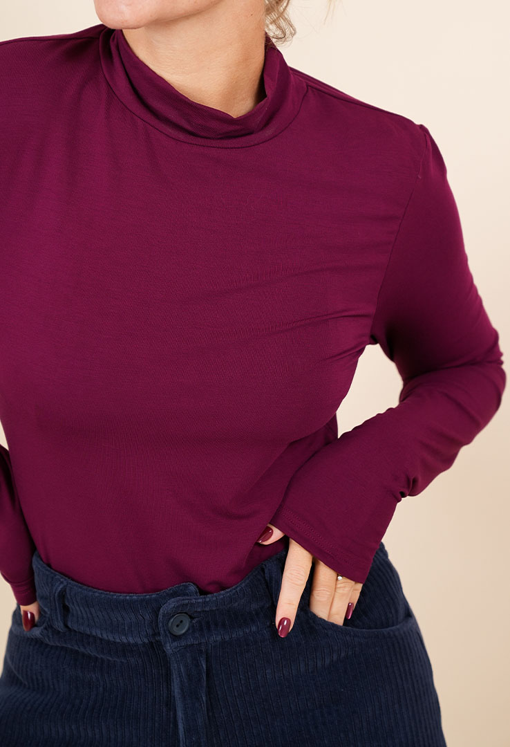 " Basic Longsleeve "Turtleneck Bliss"